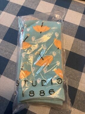 Women’s studio 1886 2pk socks, shoe size 6-10